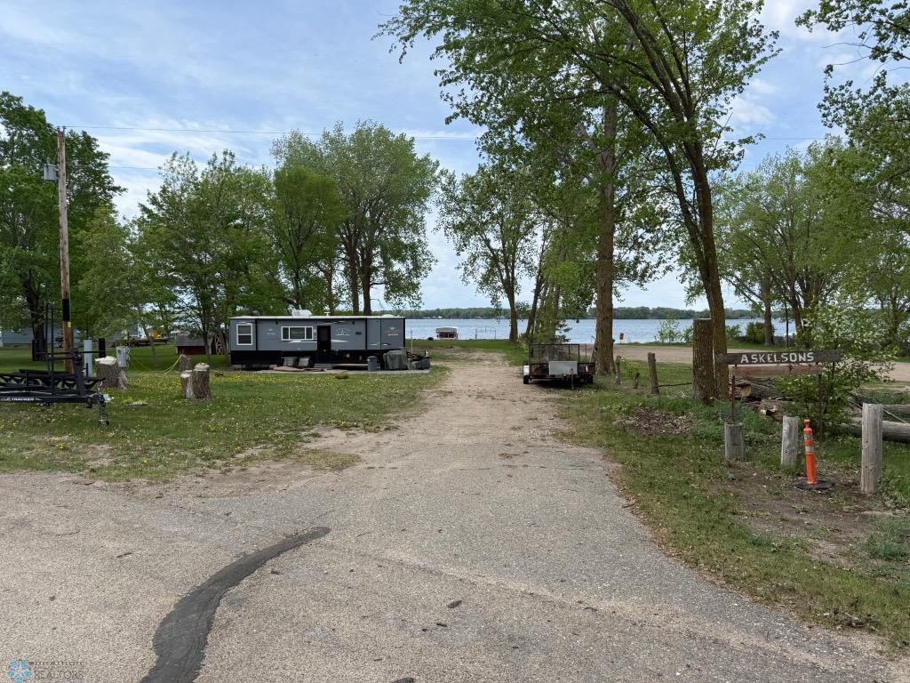 14949 Dahlgren Beach Rd, Cormorant Twp, MN 56554