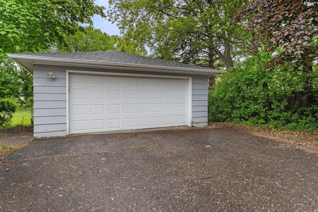 8309 39th St N, Lake Elmo, MN 55042 - view of detached garage