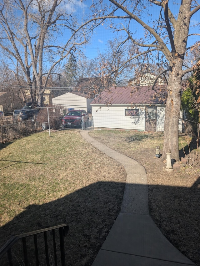 1713 Penn Ave N, Minneapolis, MN 55411 - view of yard