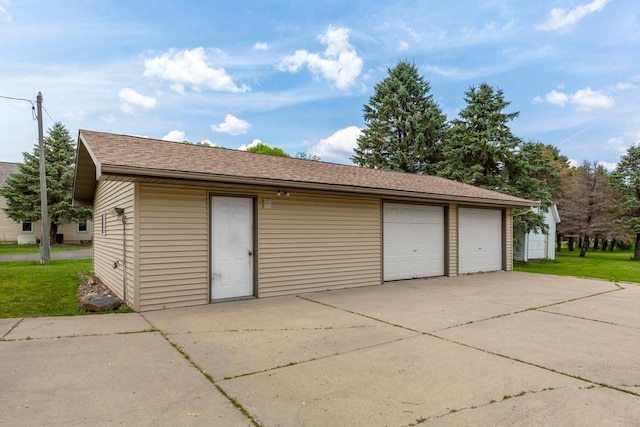 425 Franklin St, Morristown, MN 55052 - view of detached garage