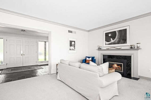 2900 London Rd, Duluth, MN 55804 - living room featuring healthy amount of natural light, a fireplace, baseboard heating, and baseboards