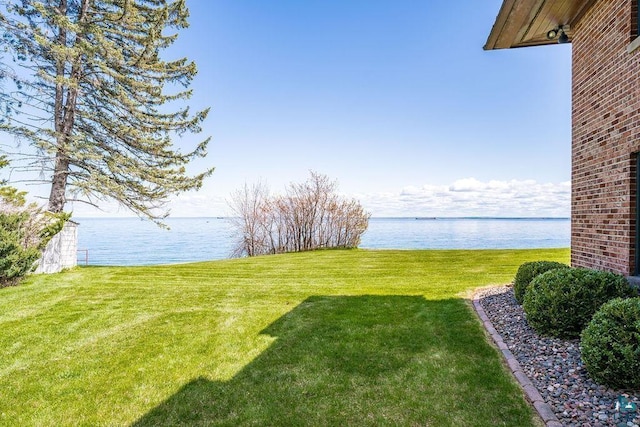 2900 London Rd, Duluth, MN 55804 - view of grassy yard with a water view