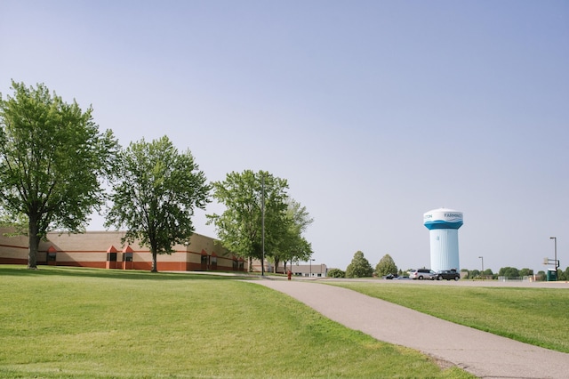 21749 Lilac Dr, Farmington, MN 55024 - surrounding community with a lawn