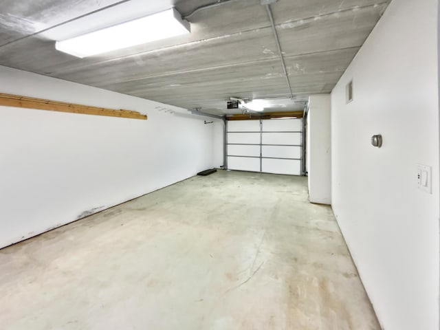 1101 Golfers Ct SE, Rochester, MN 55904 - view of garage