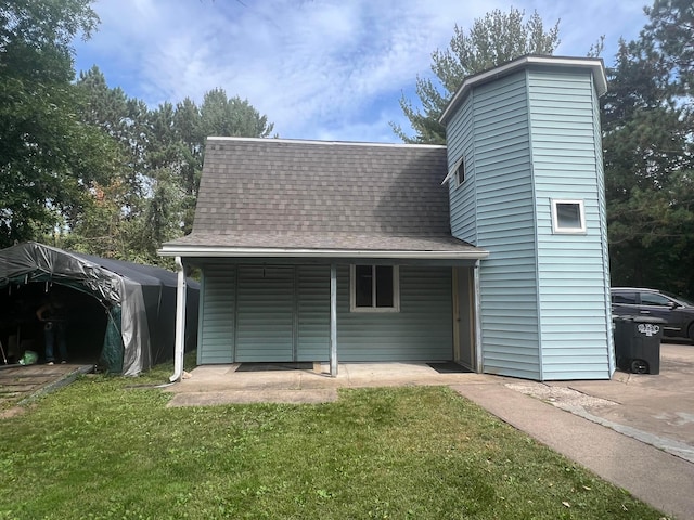 25070 Goodview Ave, Wyoming, MN 55092 - view of front of property featuring roof with shingles and a front yard