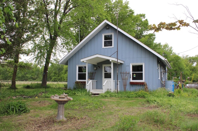 44500 Elmcrest Ave, Fish Lake Twp, MN 55032 - bungalow featuring board and batten siding