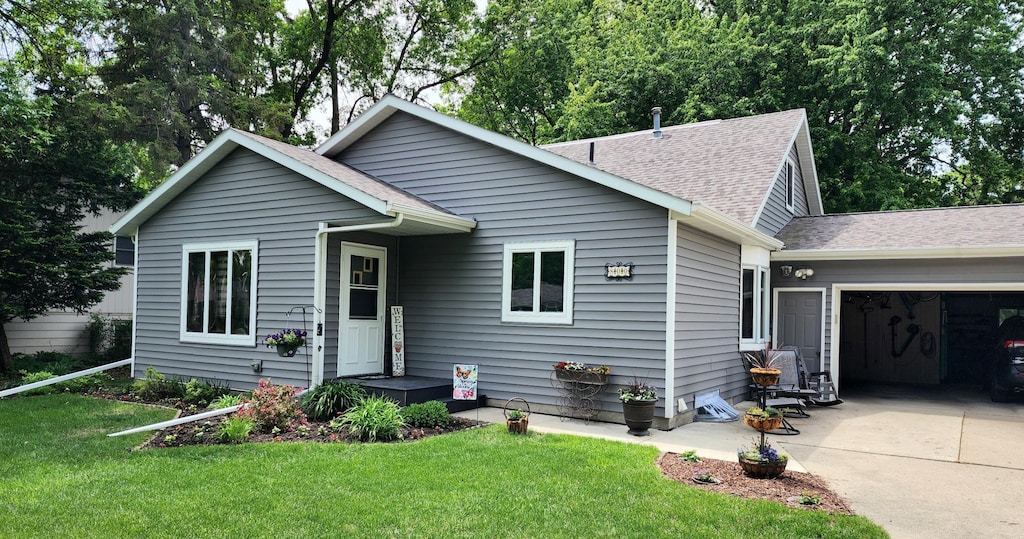 800 17th St SW, Willmar, MN 56201 - photo 1