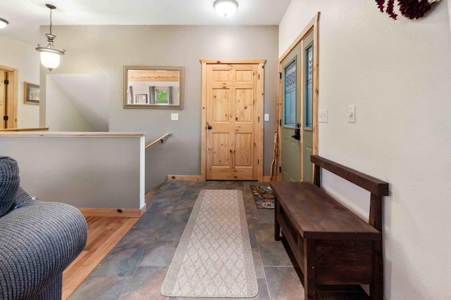 31172 Apache Cir, Breezy Point, MN 56472 - entryway with baseboards