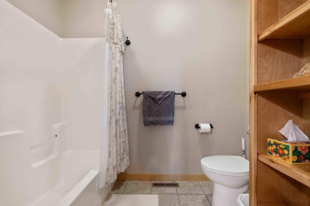 31172 Apache Cir, Breezy Point, MN 56472 - full bath featuring toilet, baseboards, tile patterned floors, and shower / bath combo with shower curtain
