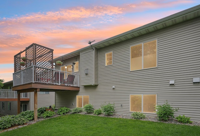 3157 Doneene Ln, Eagan, MN 55121 - rear view of property with a yard