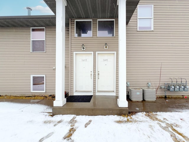 1599 Rice St, Saint Paul, MN 55117 - view of snow covered property entrance