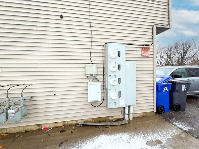 1599 Rice St, Saint Paul, MN 55117 - exterior view of gas meter and electric meter