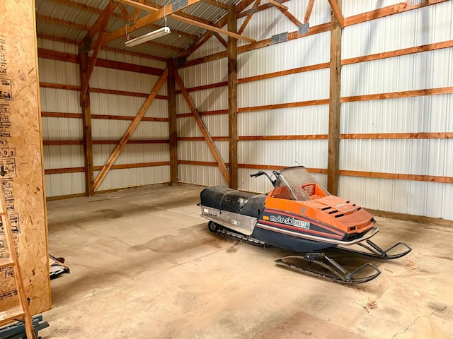 2100 Trott Ave SW, Willmar, MN 56201 - garage with metal wall
