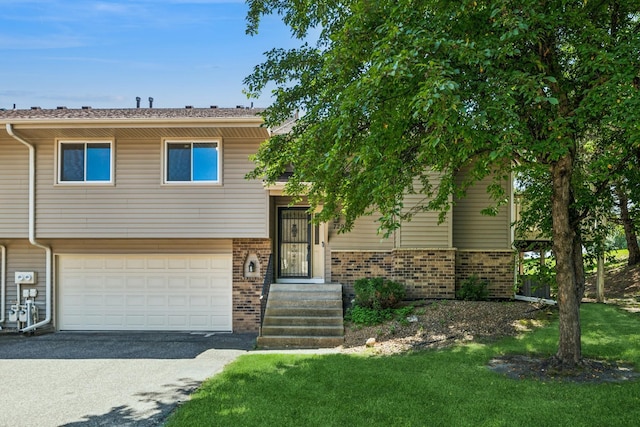 7297 Pontiac Cir, Chanhassen, MN 55317 - photo 1