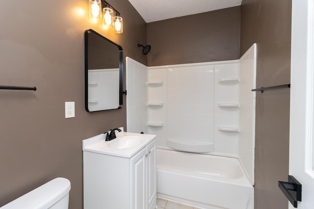 7658 Silver Lake Rd, Mounds View, MN 55112 - bathroom featuring toilet, vanity, and bathtub / shower combination