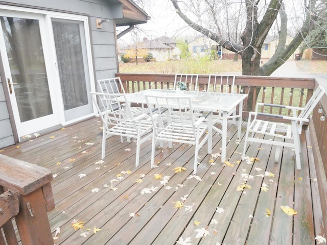 1996 Kingston Ave E, Maplewood, MN 55109 - deck with outdoor dining space