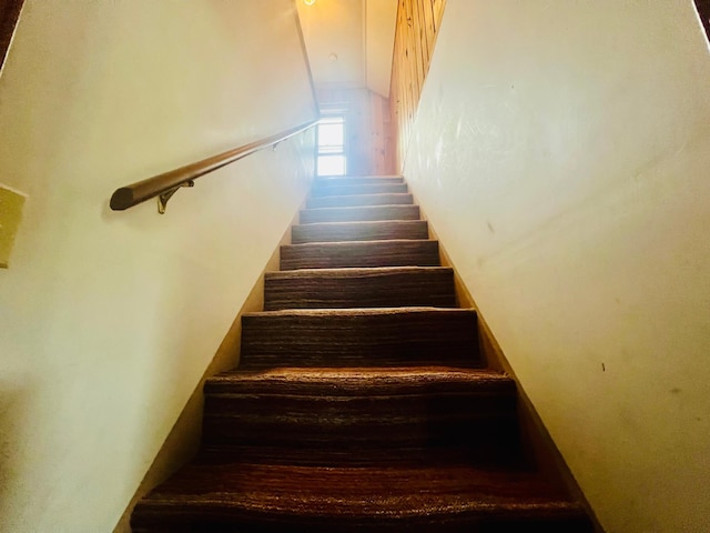 150 Park St W, South Saint Paul, MN 55075 - staircase featuring lofted ceiling