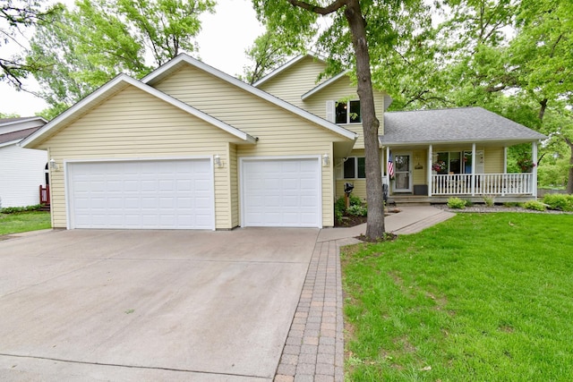 1518 4th Ave N, Sartell, MN 56377 - traditional-style house with a porch, driveway, an attached garage, and a front yard