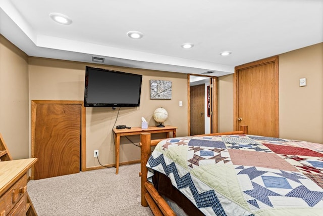 4031 Regent St, Duluth, MN 55804 - bedroom with light carpet, recessed lighting, and baseboards