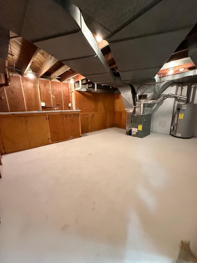 123 Birchridge Dr, Brainerd, MN 56401 - unfinished below grade area with water heater and heating unit