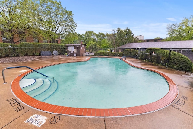 10113 34th St Unit 105, Minnetonka, MN 55305 - community pool with a patio