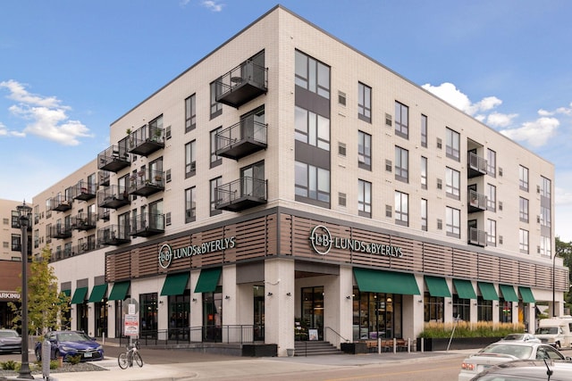 4932 Cedar Ave S, Minneapolis, MN 55417 - view of apartment building / complex with view of commercial area