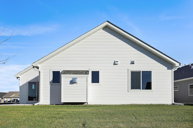 10014 177th Ave NW, Elk River, MN 55330 - back of property with a yard