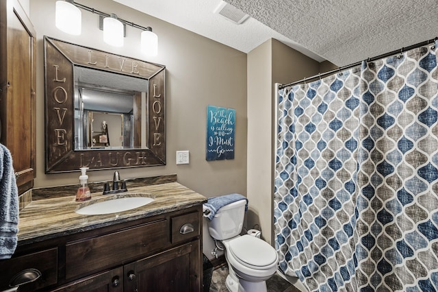 26042 Sunset Dr, Chisago City, MN 55013 - bathroom featuring vanity, a textured ceiling, toilet, and a shower with curtain
