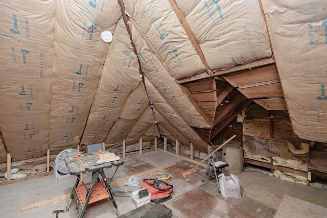 408 Lafayette Ave, Fulda, MN 56131 - view of unfinished attic