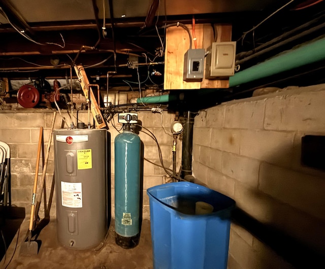 206 Oscar Ave N, Canby, MN 56220 - utilities featuring electric water heater and electric panel