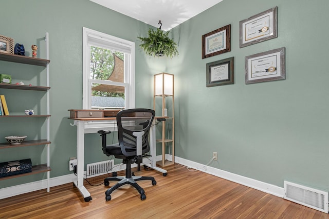 1391 Jefferson Ave, Saint Paul, MN 55105 - office with wood finished floors and baseboards