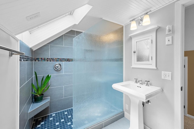 5136 16th Ave S, Minneapolis, MN 55417 - bathroom featuring tiled shower