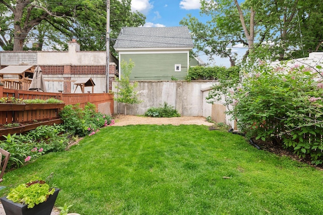 1929 Humboldt Ave S, Minneapolis, MN 55403 - view of yard