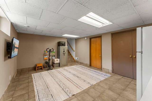 713 9th St NW, Buffalo, MN 55313 - playroom featuring a drop ceiling