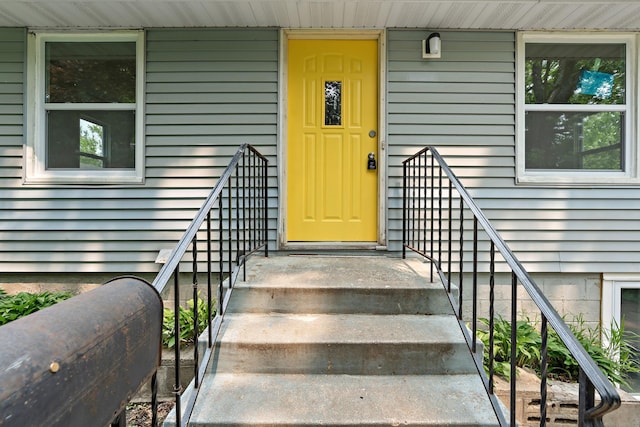 549 Annapolis St E, Saint Paul, MN 55118 - view of doorway to property