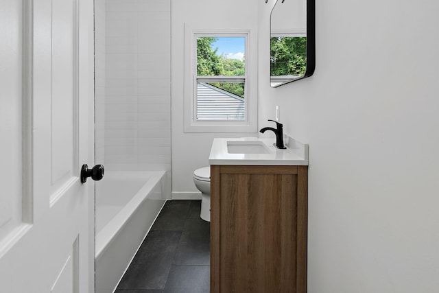 549 Annapolis St E, Saint Paul, MN 55118 - full bath featuring vanity, toilet, and tile patterned flooring