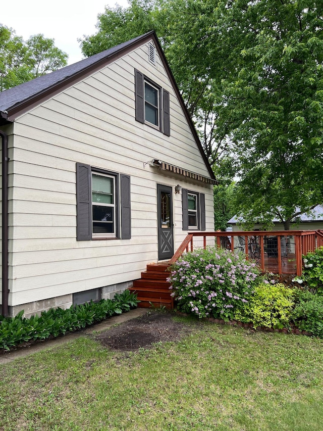 813 11th St N, Benson, MN 56215 - bungalow with a front lawn