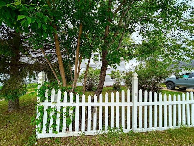 216 Main Ave S, New York Mills, MN 56567 - view of fenced front yard