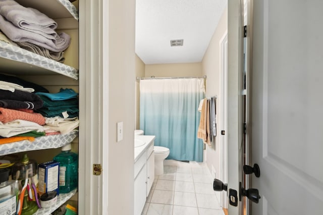 383 Elan Ct, Woodbury, MN 55125 - full bath featuring vanity, toilet, and curtained shower