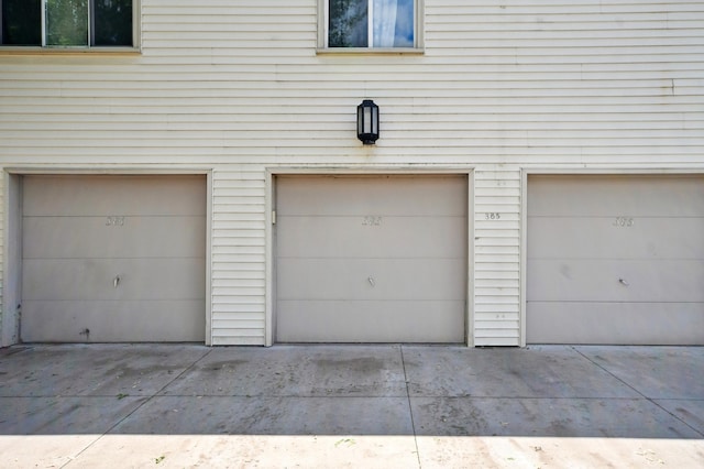 383 Elan Ct, Woodbury, MN 55125 - view of garage