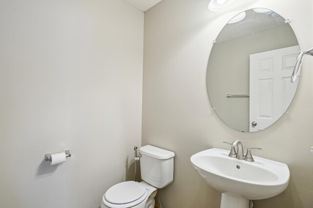 1964 Commonwealth Blvd Unit 5, Chanhassen, MN 55317 - bathroom featuring a sink and toilet