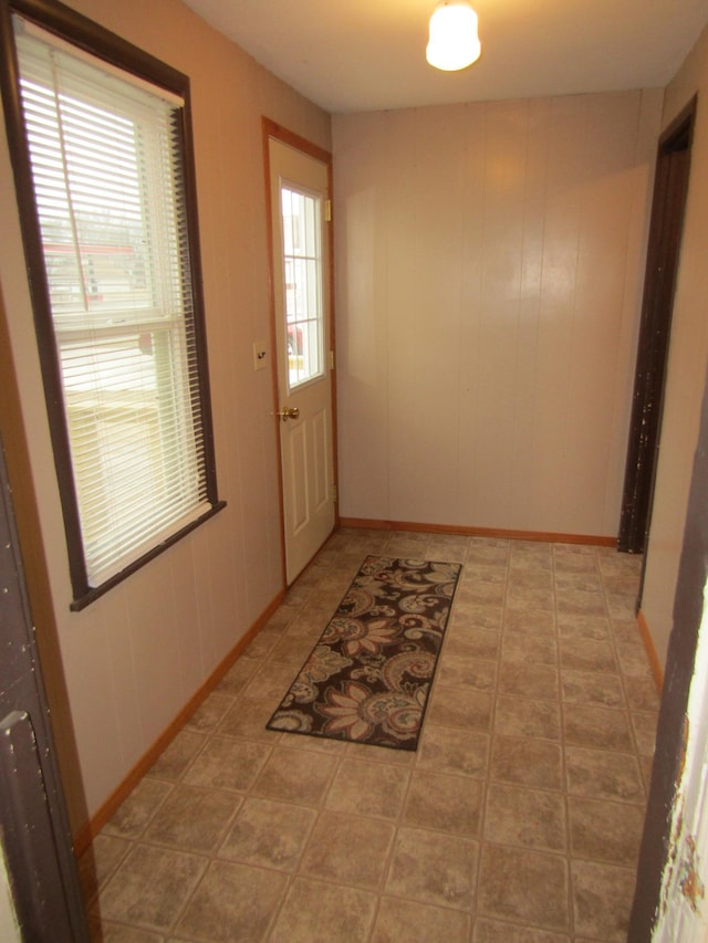 421 8th Ave, Madison, MN 56256 - entryway with baseboards
