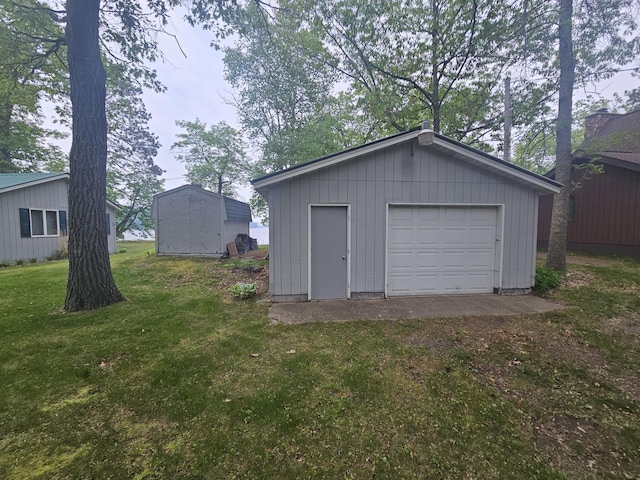 27042 Bluebill Point Rd, Garrison, MN 56450 - detached garage with driveway