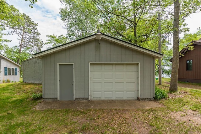 27042 Bluebill Point Rd, Garrison, MN 56450 - detached garage with driveway