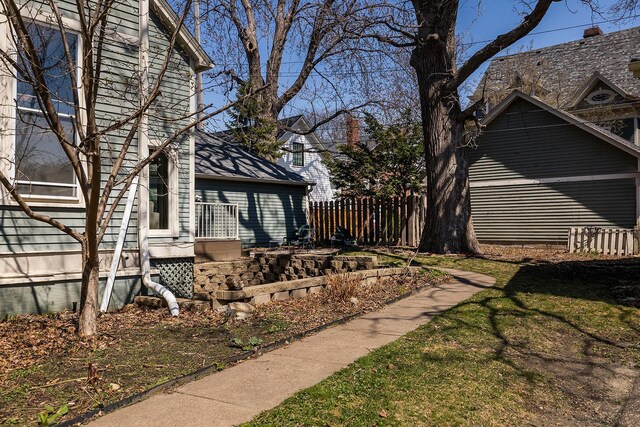 112 Western Ave N Unit 4, Saint Paul, MN 55102 - view of yard