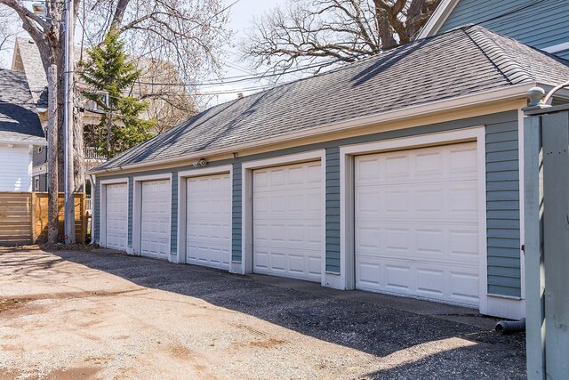 112 Western Ave N Unit 4, Saint Paul, MN 55102 - view of garage