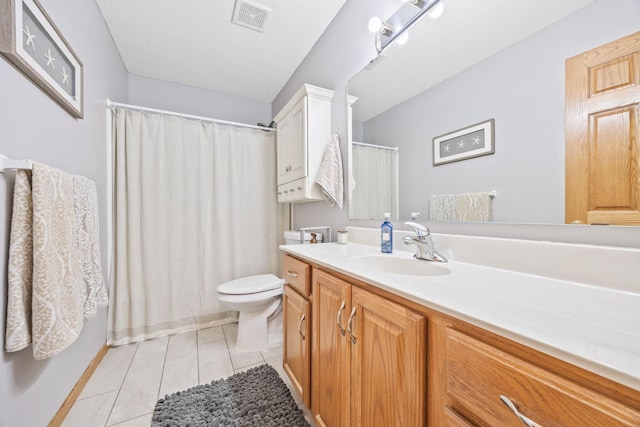 1893 White Oak Dr, Chaska, MN 55318 - full bath featuring vanity, tile patterned floors, toilet, and a shower with shower curtain
