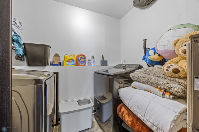 2128 Admiral Dr W, West Fargo, ND 58078 - laundry room featuring washing machine and clothes dryer