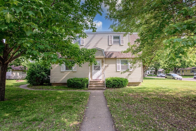 1221 11th St SE, Saint Cloud, MN 56304 - view of front of home with a front yard