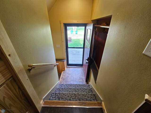 609 1st St N, Wahpeton, ND 58075 - staircase featuring a textured wall